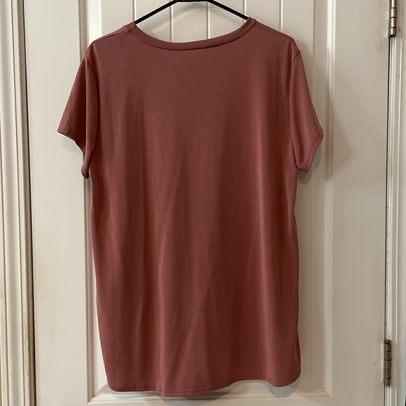 Green Envelope Mauve Twist Knot Top - Picture 2 of 4